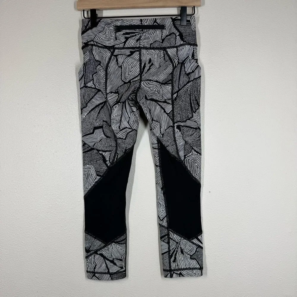 Lululemon Women's Goal Crusher 7/8 Tights Leggings Dottie Tribe White Black 4
